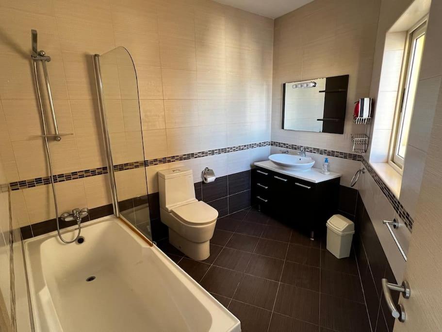 Conmal Penthouse In Mellieha Bay Apartment Bagian luar foto